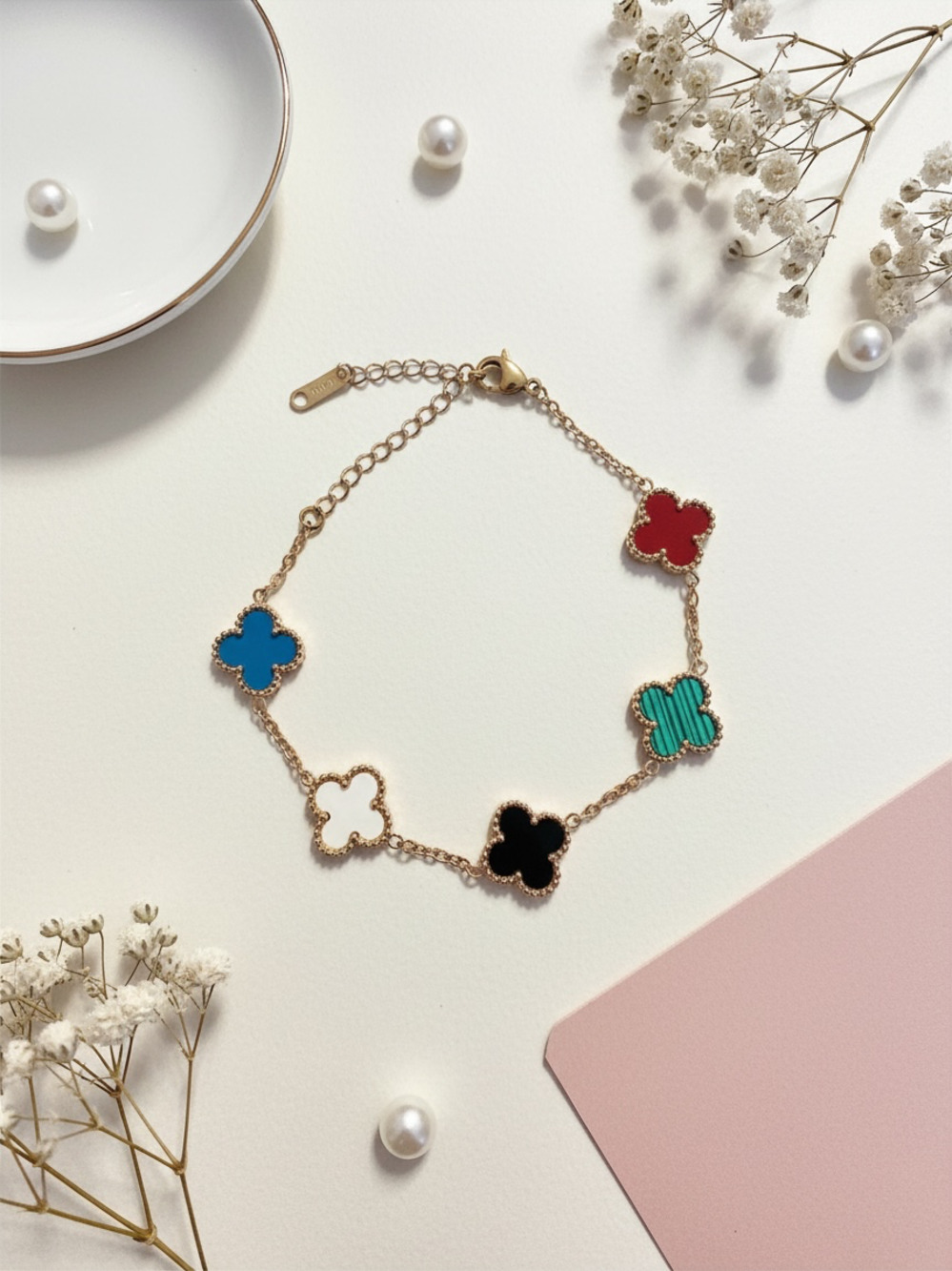 Multicolor Five-Motif Clover Charm Bracelet in Gold Tone